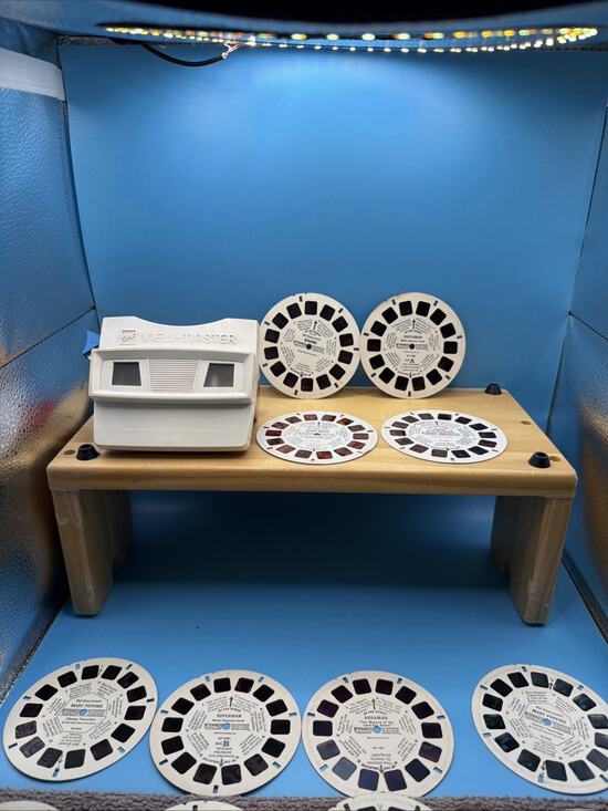 GAF Other - Vintage VIEW-MASTER- 36 discs Disneyland , Wonder Woman, Batman Superman.